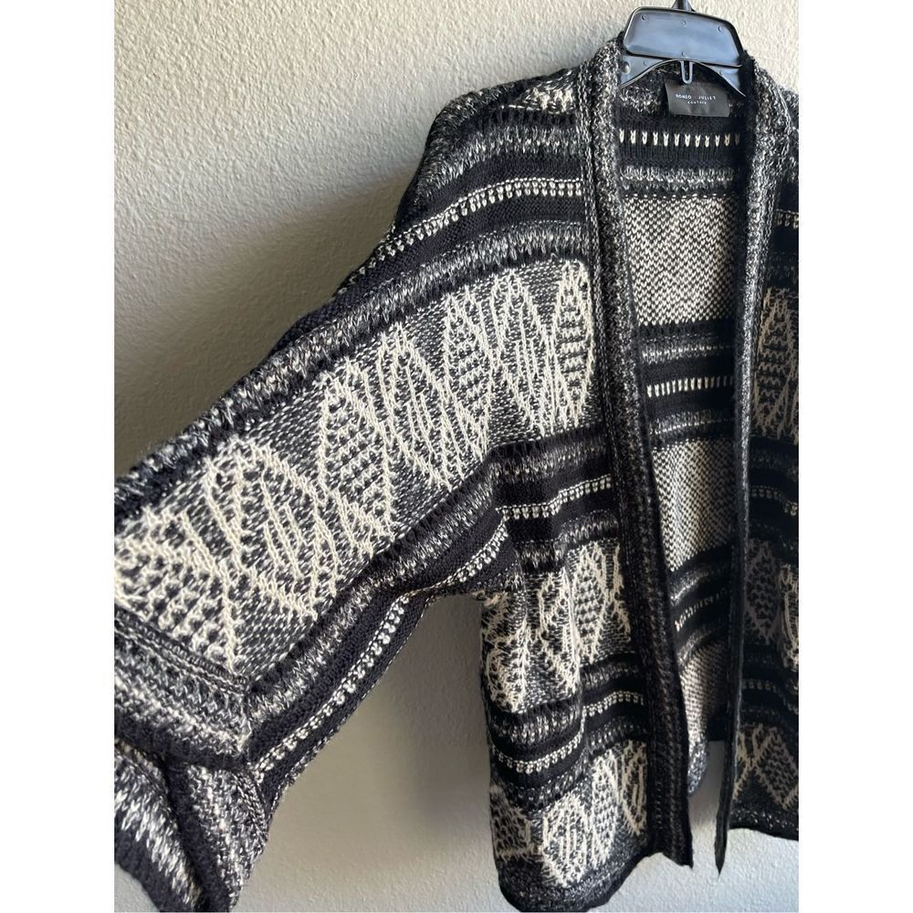 Romeo & Juliet Couture Cardigan Sweater - Picture 3 of 6
